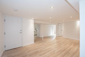featured image of 8 West Lynn St