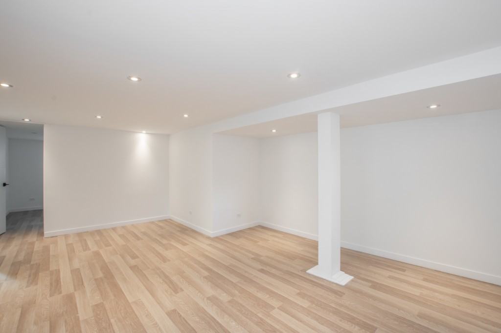 8 West Lynn Street - Photo 2 of 14