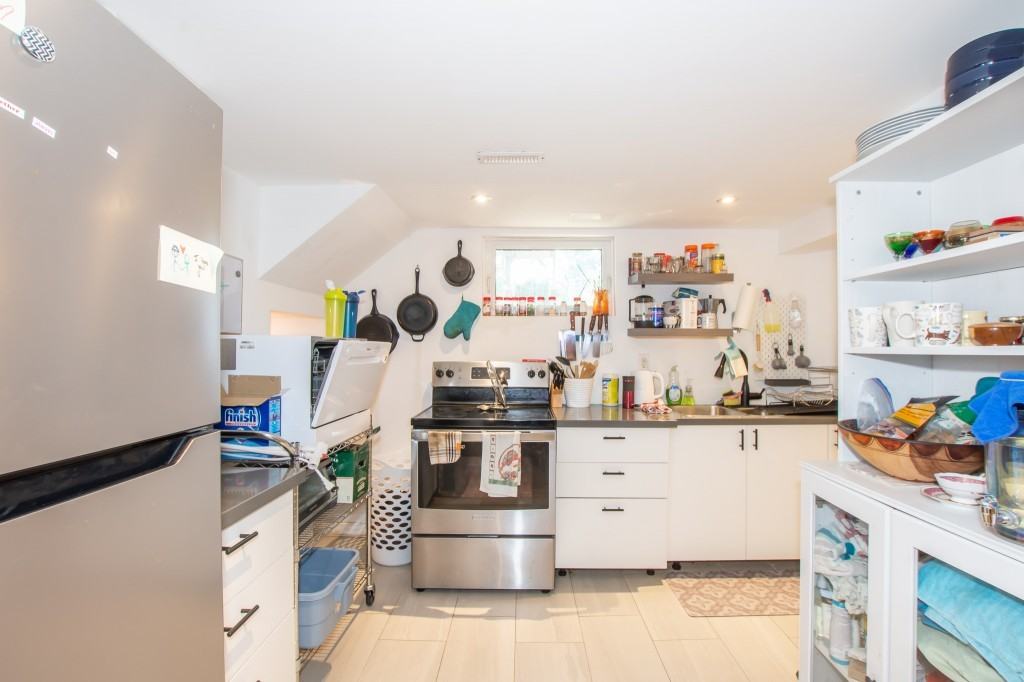 8 West Lynn Street - Photo 6 of 14