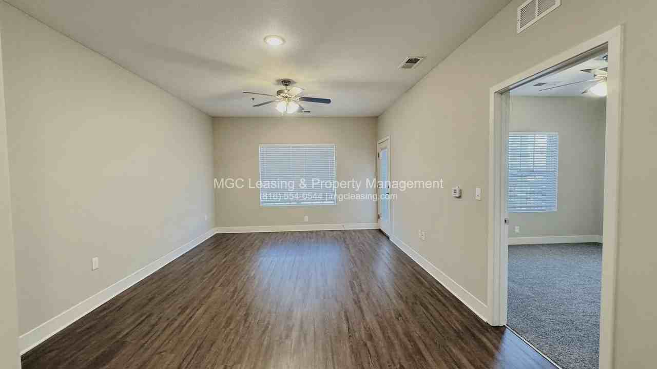 Brighton Crossing Apartments - Photo 6 of 39