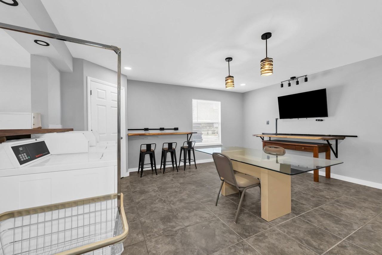 Quail Creek Apartments - Photo 5 of 43
