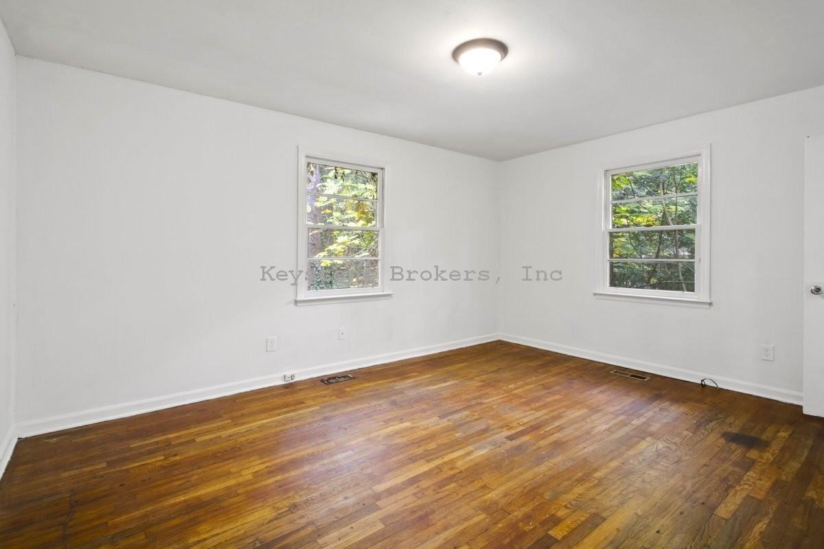 4337 Napier Ave - Photo 5 of 9