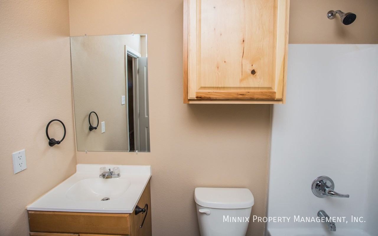 2421 N Avenue O - Photo 5 of 7