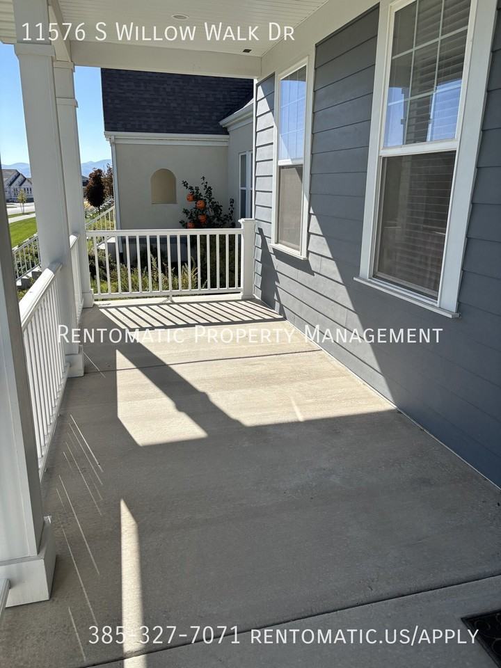 11576 S Willow Walk Dr - Photo 3 of 48