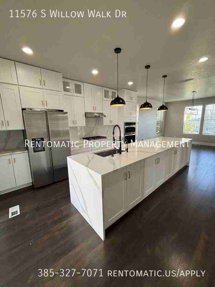 11576 S Willow Walk Dr - Photo 4 of 48