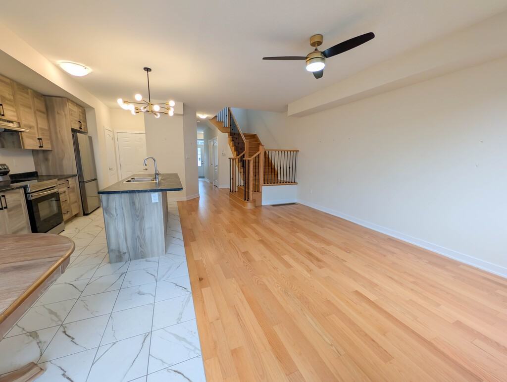 27 Aviron Cres - Photo 4 of 29