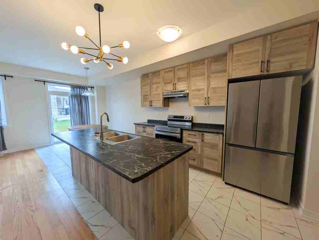 27 Aviron Cres - Photo 7 of 29