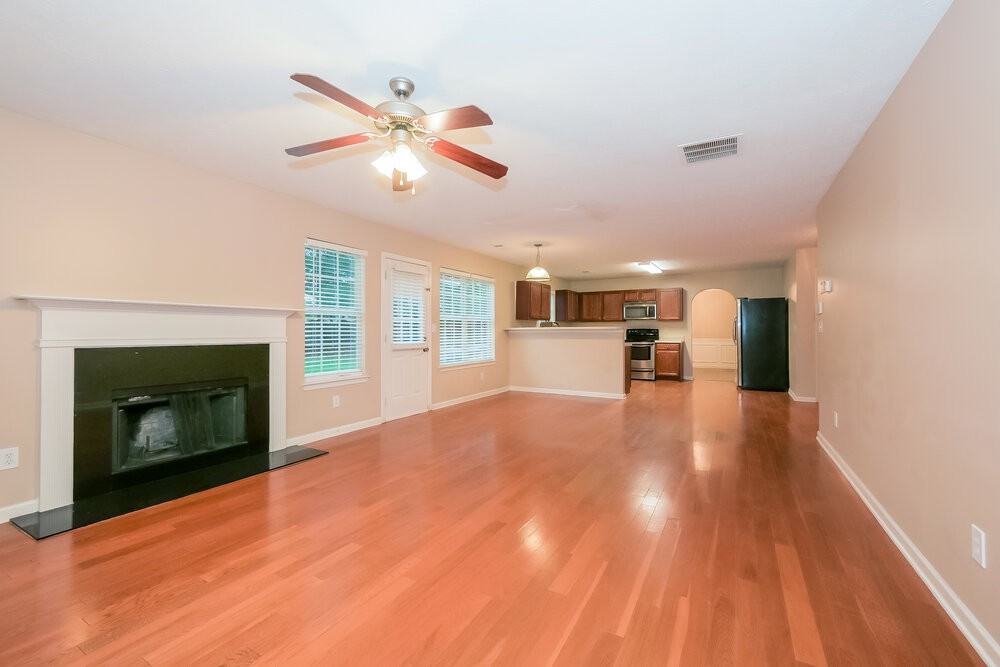 3800 Georgia Dr - Photo 4 of 17