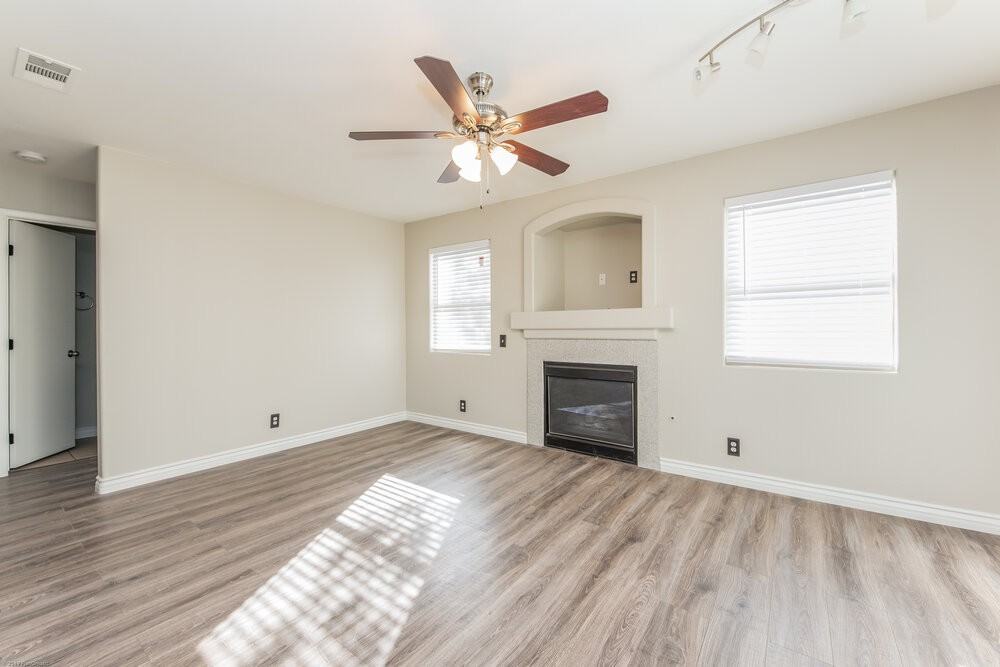 7537 Fencerow St - Photo 4 of 15
