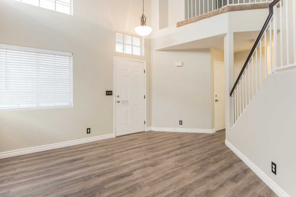 7537 Fencerow St - Photo 5 of 15