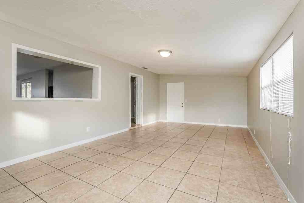 5 W Clermont Ct - Photo 4 of 25