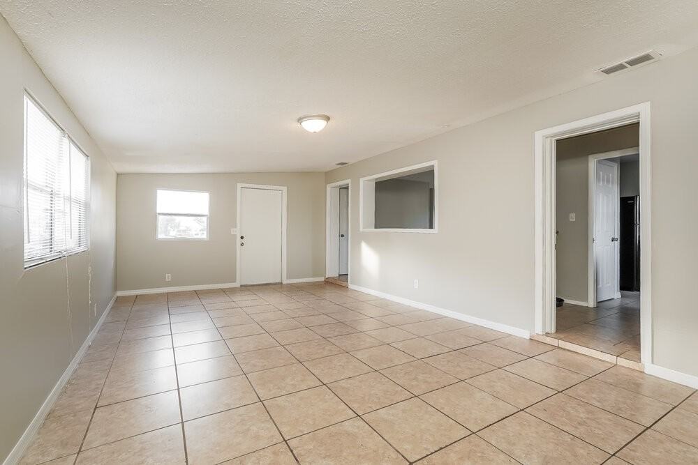 5 W Clermont Ct - Photo 5 of 25