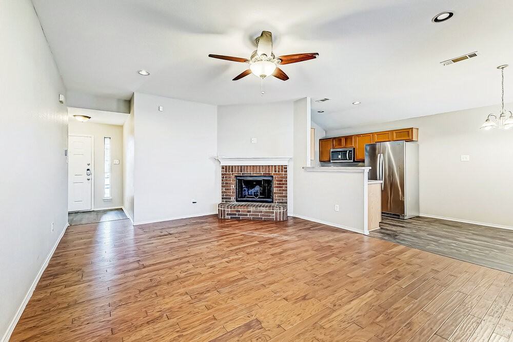 10305 Buffalo Springs Ct - Photo 3 of 16