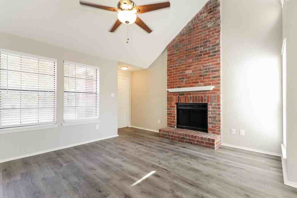 218 Mahogany Dr - Photo 4 of 17