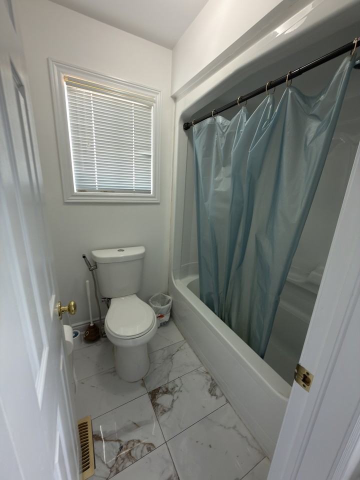 1068 Silverdale Road - Photo 5 of 7