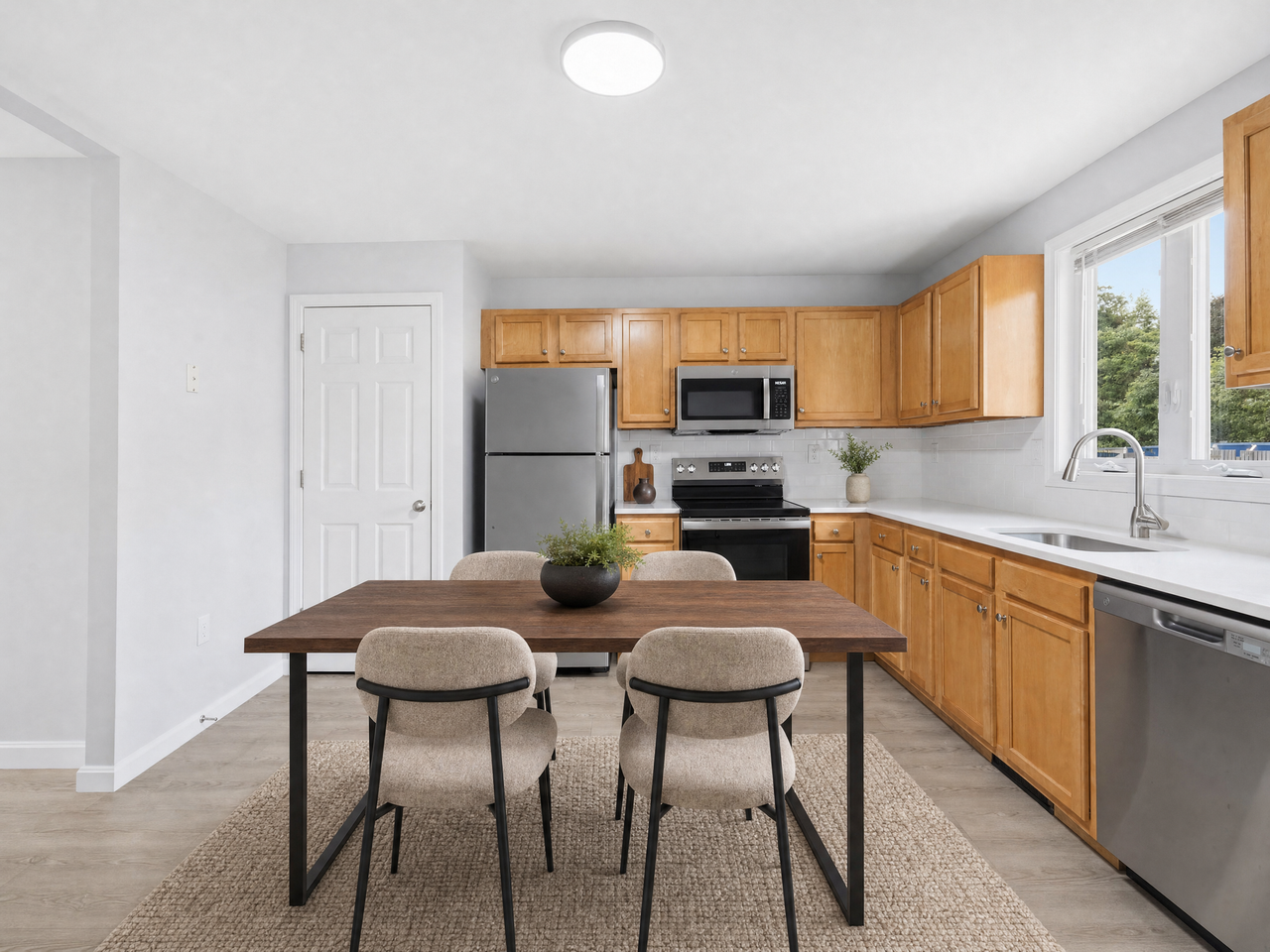 Elora Flats & Townhomes - Photo 7 of 23