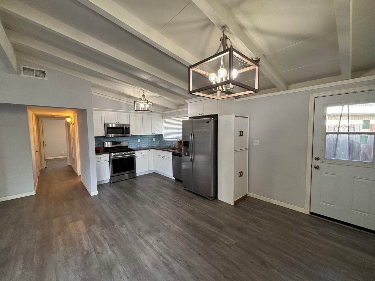 1047 Blazingwood Dr - Photo 5 of 22