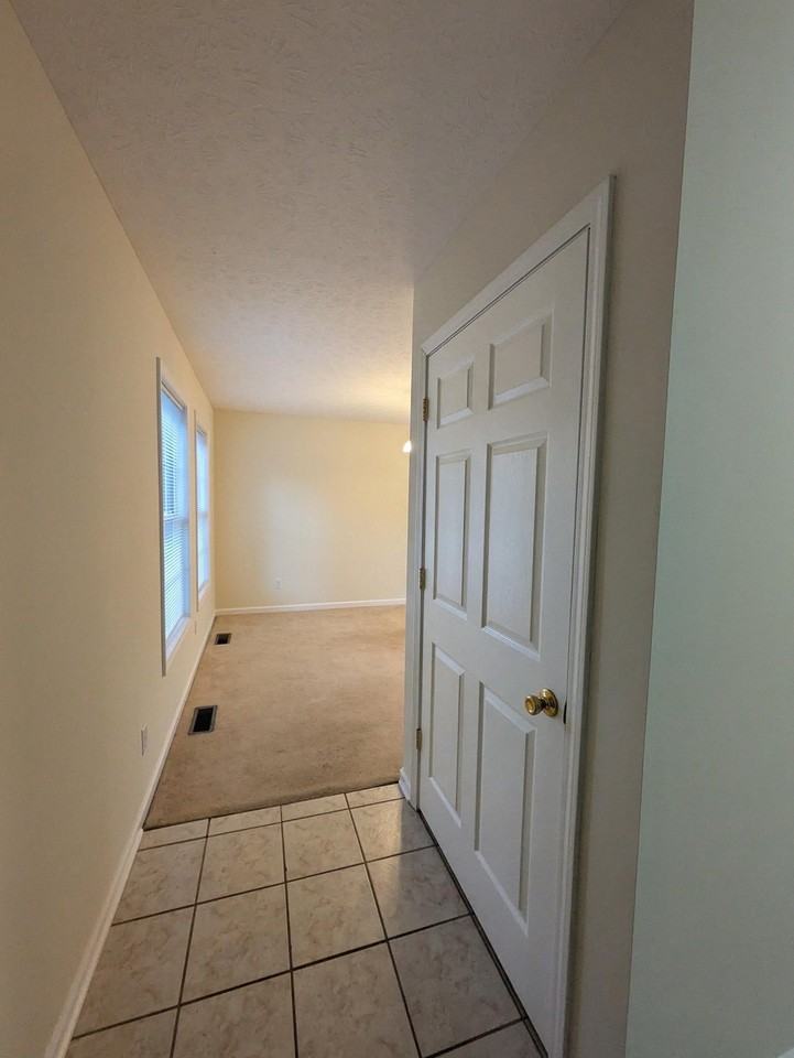 600 Republic Rd - Photo 3 of 27
