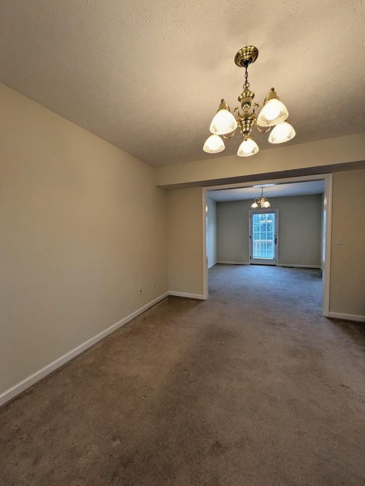 600 Republic Rd - Photo 5 of 27