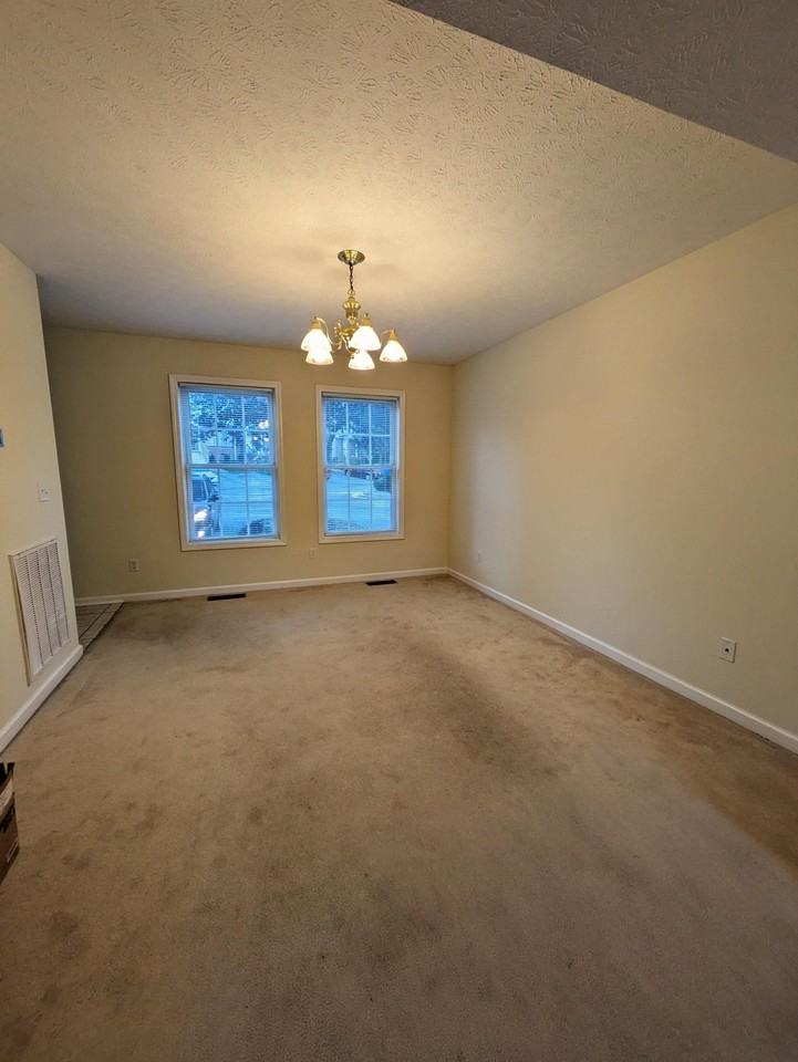 600 Republic Rd - Photo 6 of 27