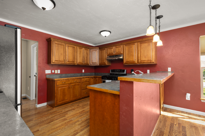 1248 16th Ave W - Photo 5 of 34