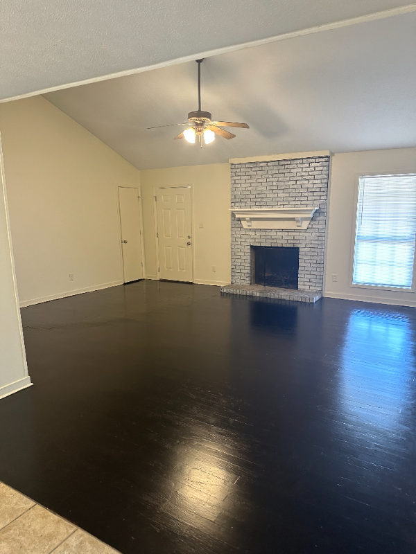 2050 Stockton Pl - Photo 6 of 43