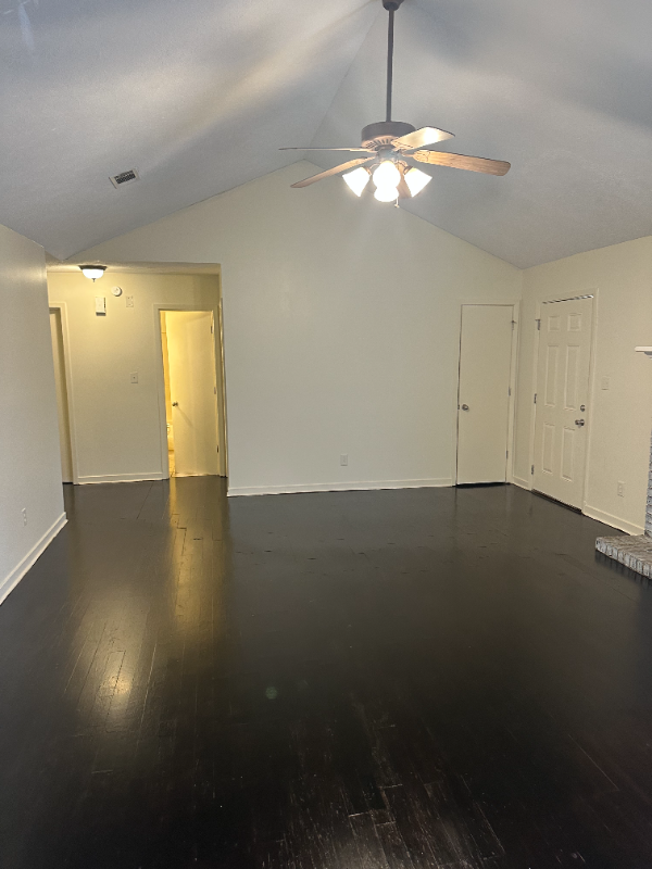 2050 Stockton Pl - Photo 7 of 43