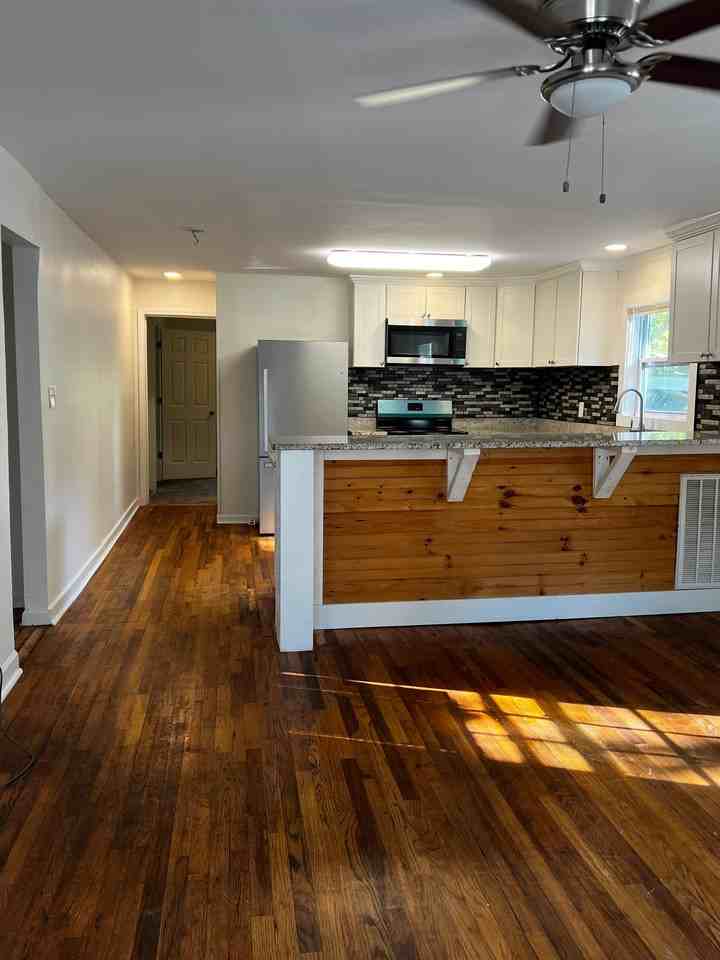 2418 Taylor St - Photo 3 of 16