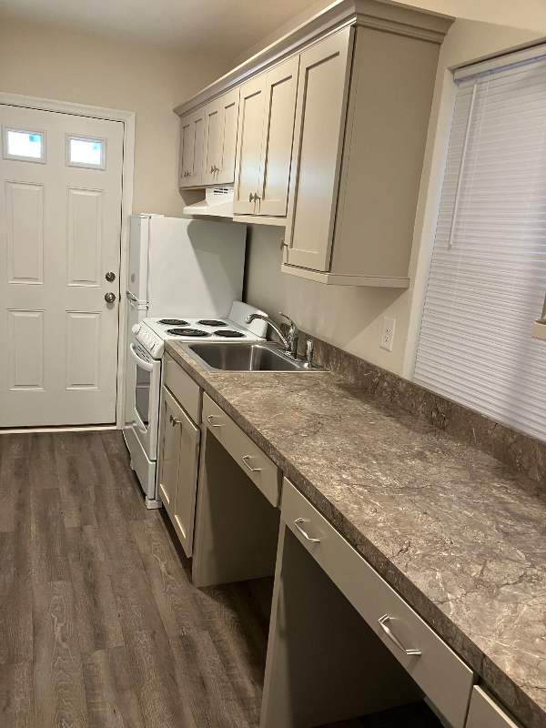 613 Main St #1 - Photo 3 of 10