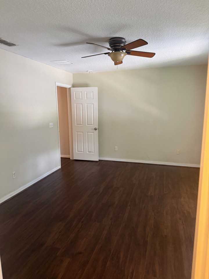 1353 Karok St - Photo 2 of 9