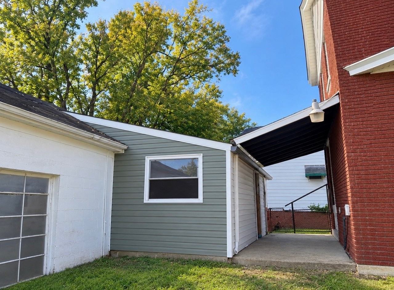 2979 Madison Ave - Photo 2 of 12