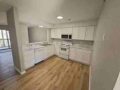 1056 Mace Rd - Photo 5 of 11