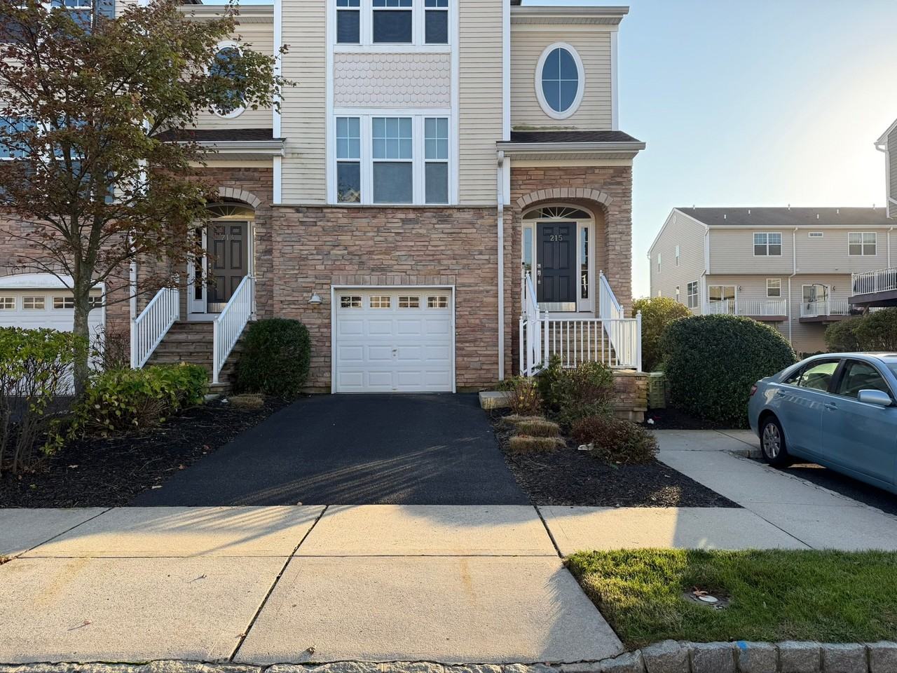 215 Mallard Ln - Photo 2 of 28