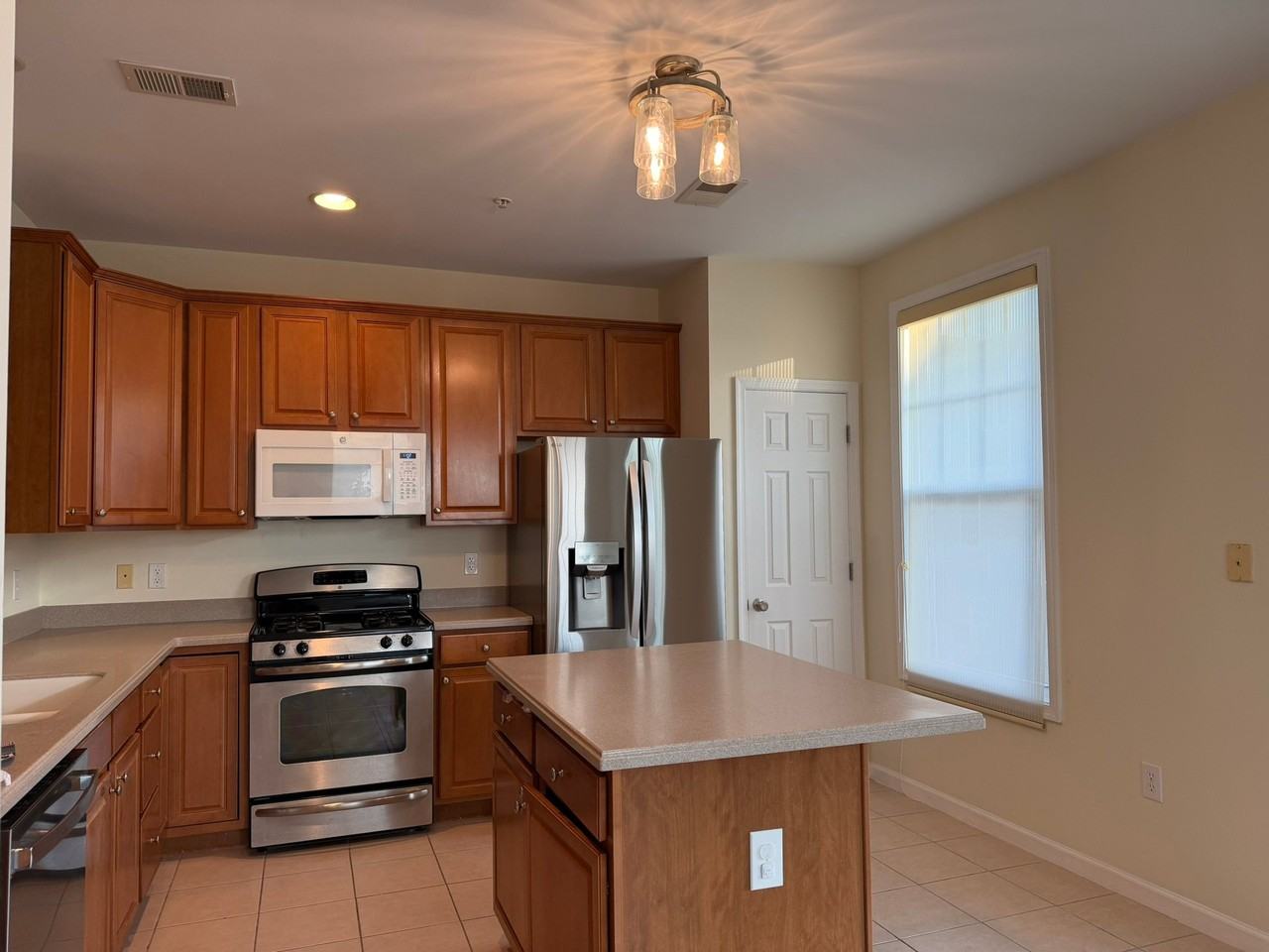 215 Mallard Ln - Photo 6 of 28