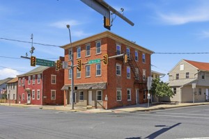 featured image of 101 W Main St