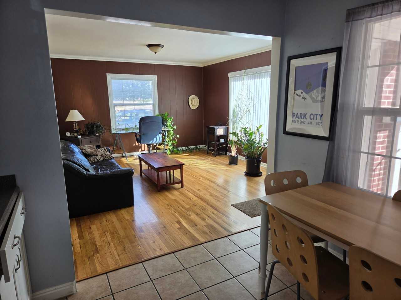 1347 E St - Photo 2 of 6