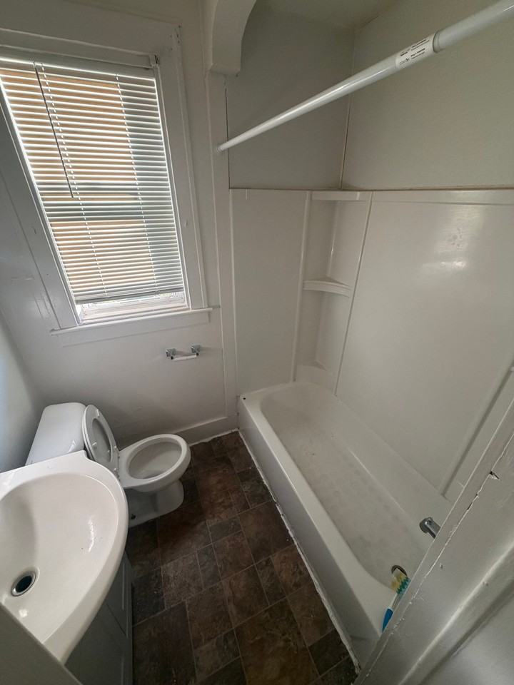 423 Washington St #103 - Photo 4 of 7