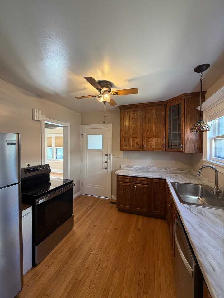 1907 E Wood Pl #1907 - Photo 5 of 11