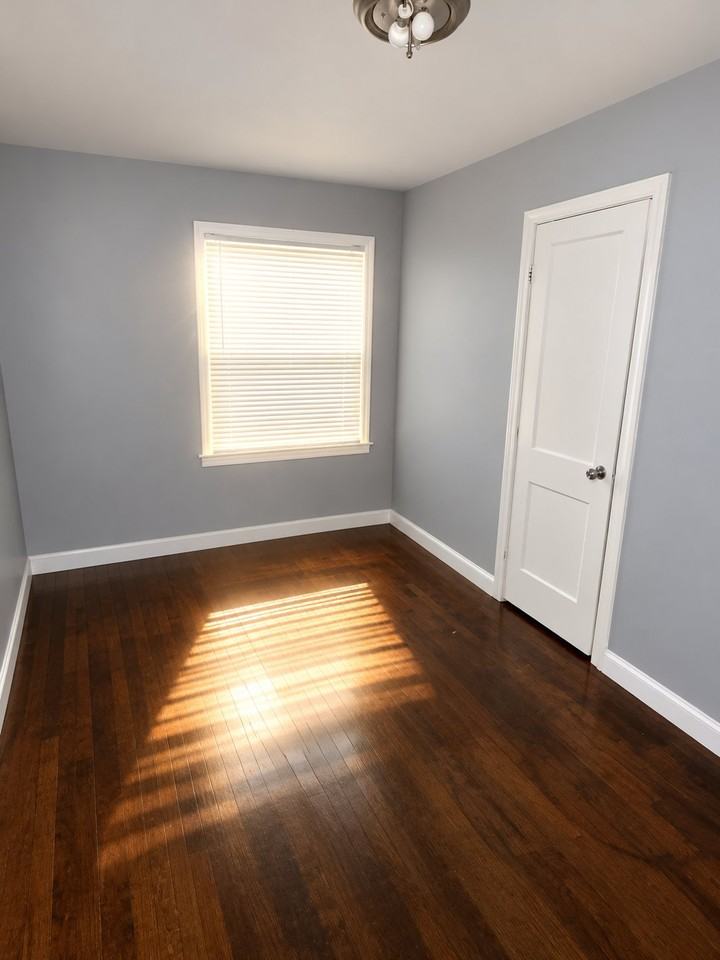1956 N Drexel Ave - Photo 2 of 2