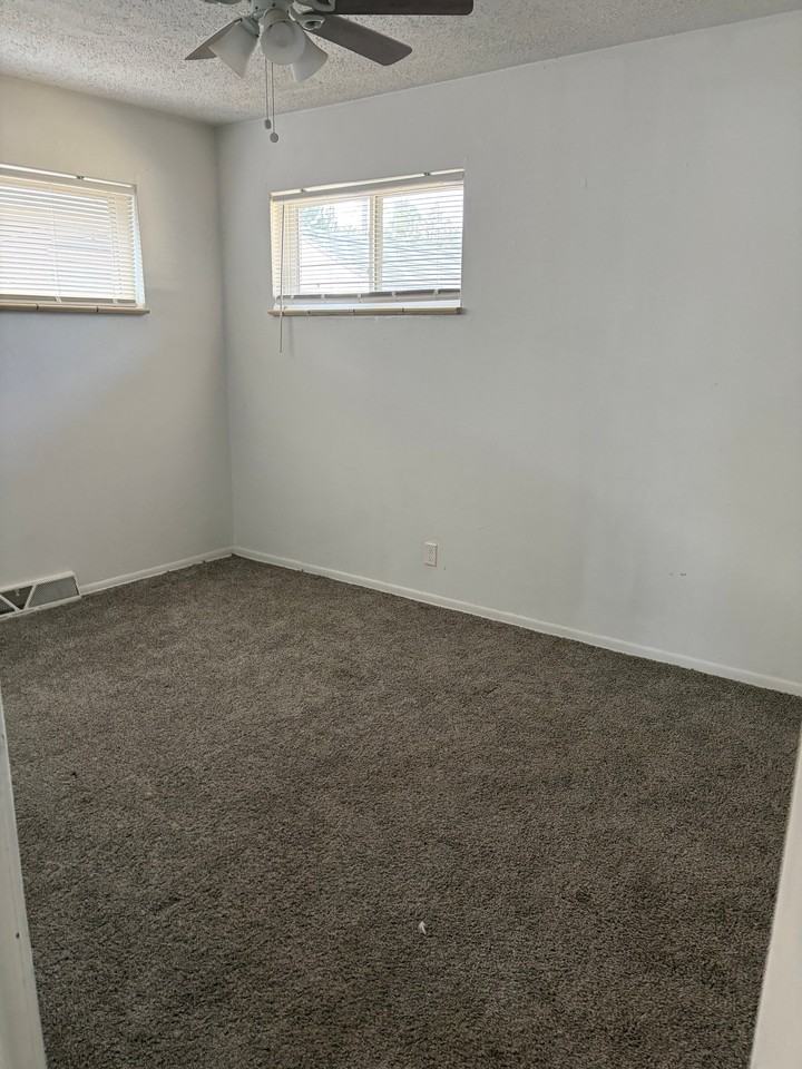 2021 Marshall St - Photo 7 of 8