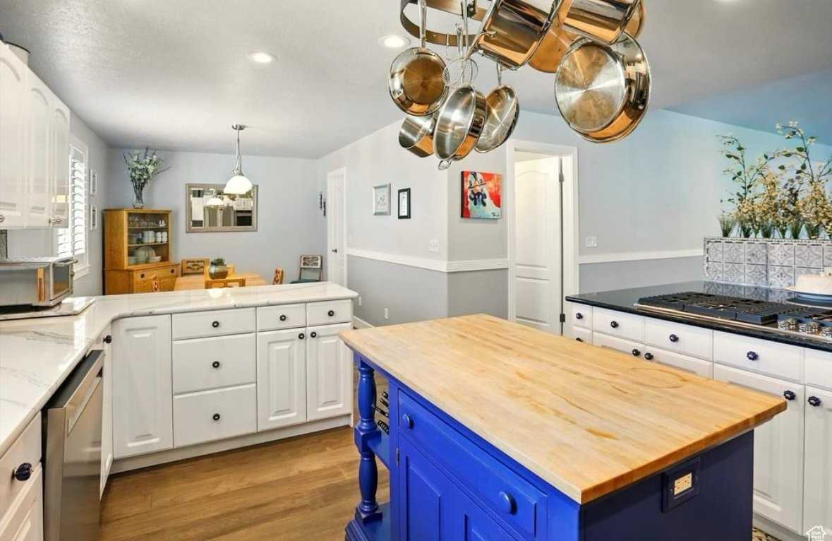 130 Sw - Photo 3 of 17