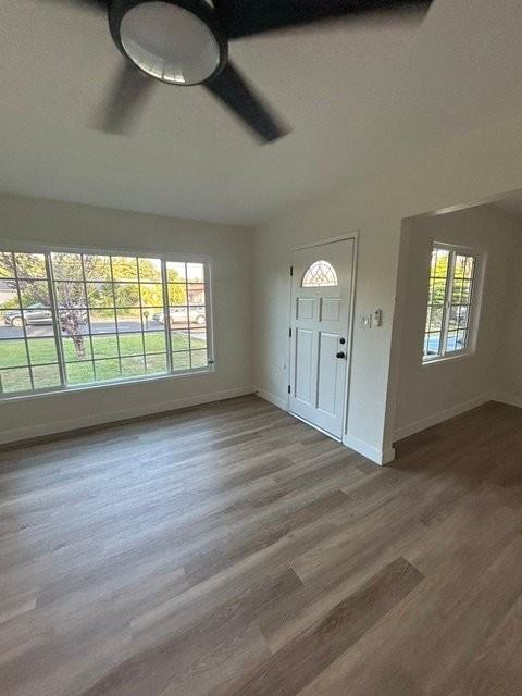 2413 California Ave - Photo 2 of 17