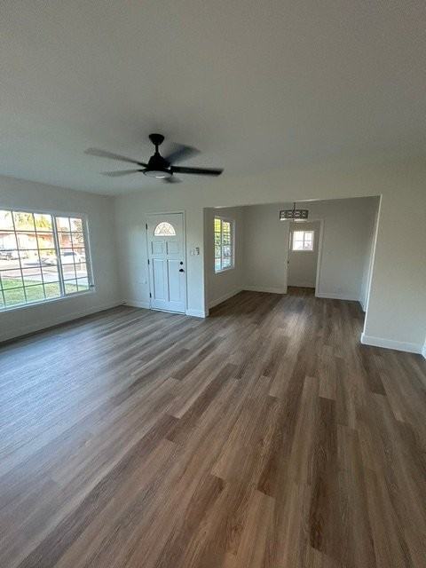 2413 California Ave - Photo 3 of 17