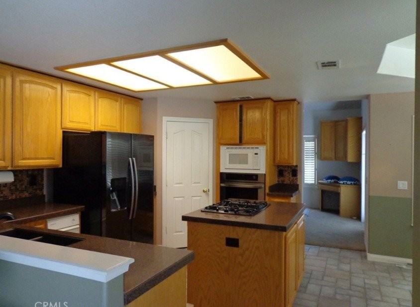 26223 Fleet Ln - Photo 5 of 10