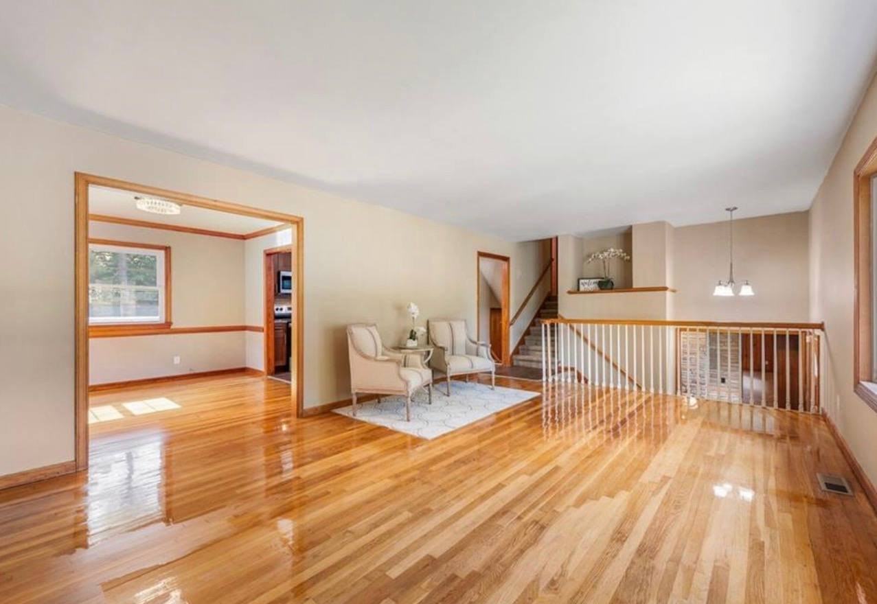 115 Waltham St - Photo 3 of 19