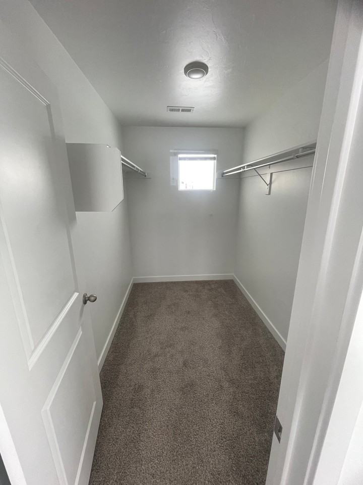 5166 W Koppers Ln - Photo 7 of 9