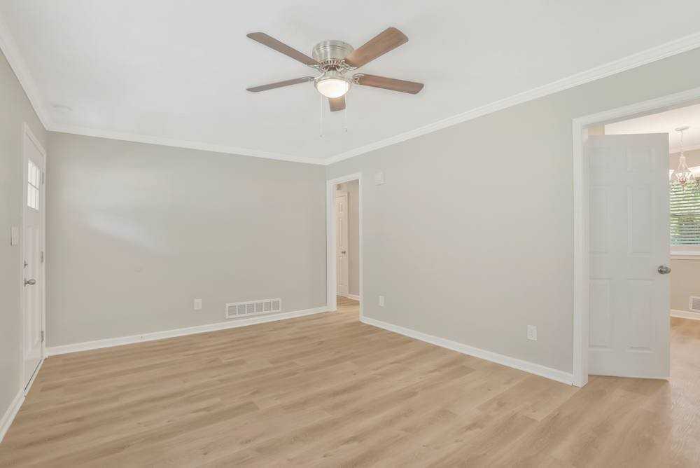 2343 Omaha Rd Sw - Photo 2 of 10