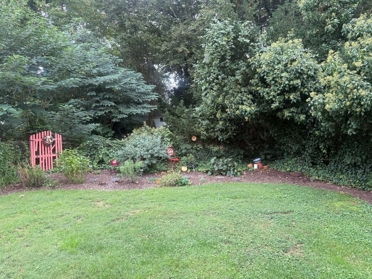 109 S Liberty St - Photo 3 of 8