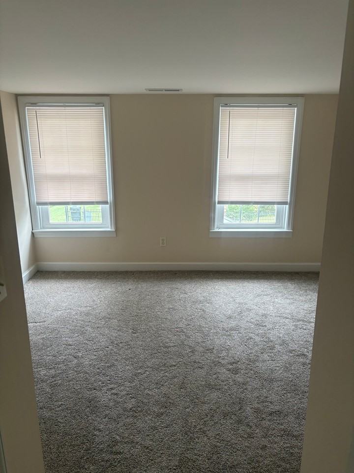 109 S Liberty St - Photo 6 of 8