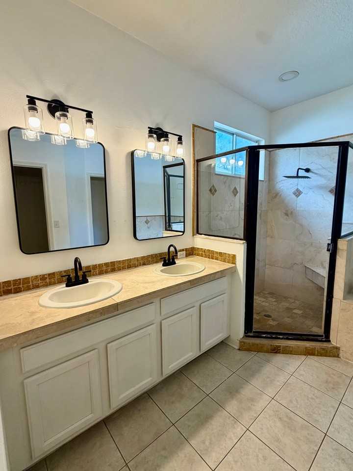 8228 Swann Hollow Dr - Photo 6 of 20